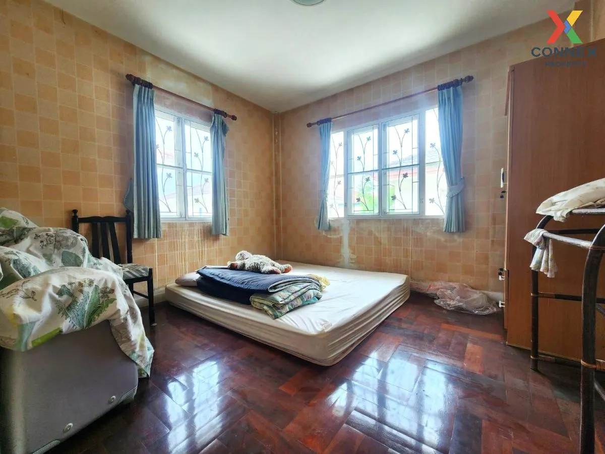 For Sale House , Parichat Village 345 , Bang Khu Wat , Mueang Pat