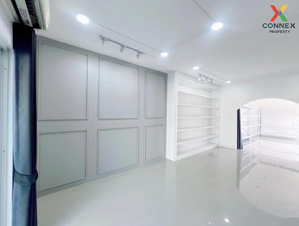 For Sale Townhouse/Townhome  , The Colors Premium Bangna Km.8 , B