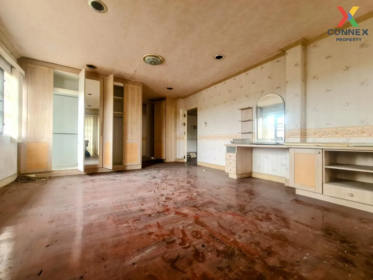 For Sale House , Baan Makkawan Rangsan , corner unit , wide front