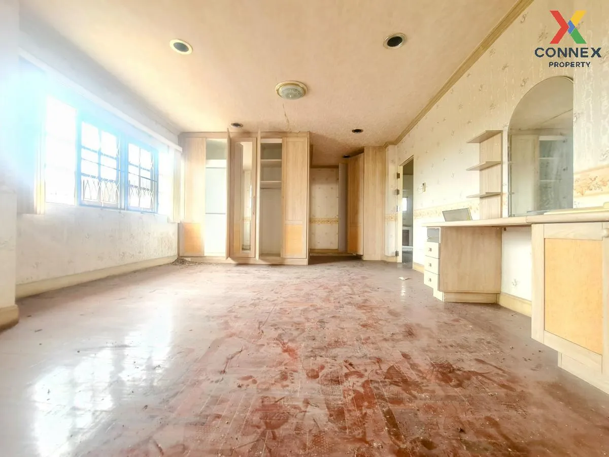 For Sale House , Baan Makkawan Rangsan , corner unit , wide front