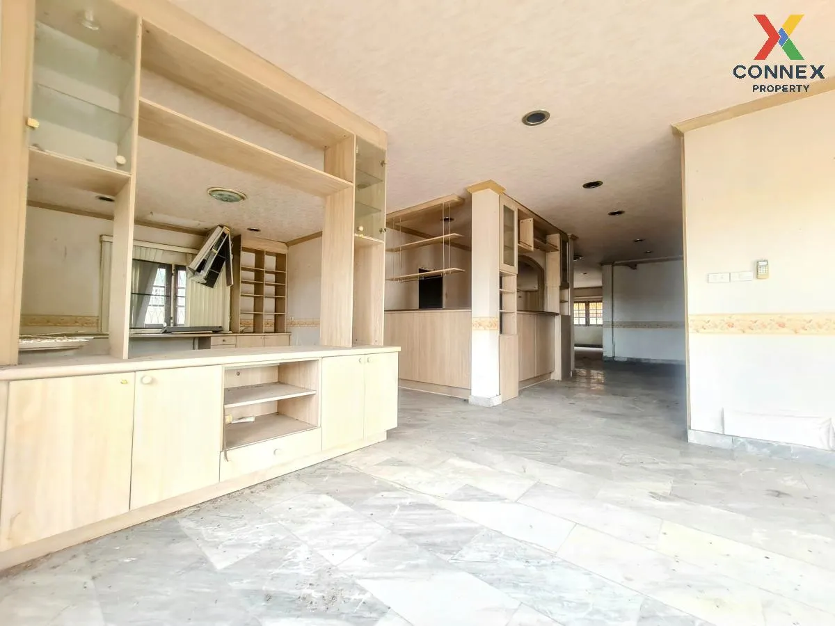 For Sale House , Baan Makkawan Rangsan , corner unit , wide front 4