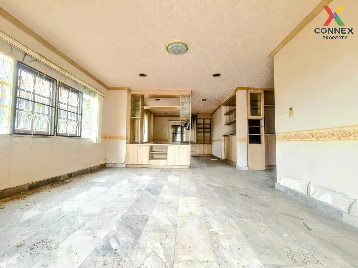 For Sale House , Baan Makkawan Rangsan , corner unit , wide front