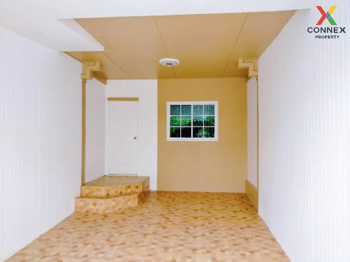 For Sale Townhouse/Townhome  , Lully Ville Lamlukka-Khlong1 , new 2