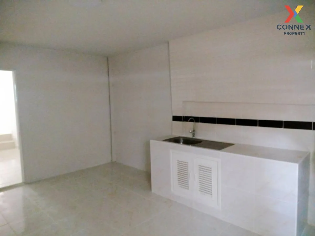 For Sale Townhouse/Townhome  , Lully Ville Lamlukka-Khlong1 , new 4