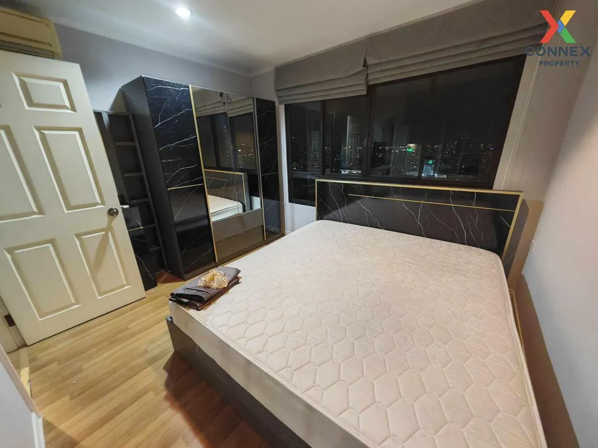 For Rent Condo , Lumpini Place Phahol - Saphankhwai , BTS-Saphan 