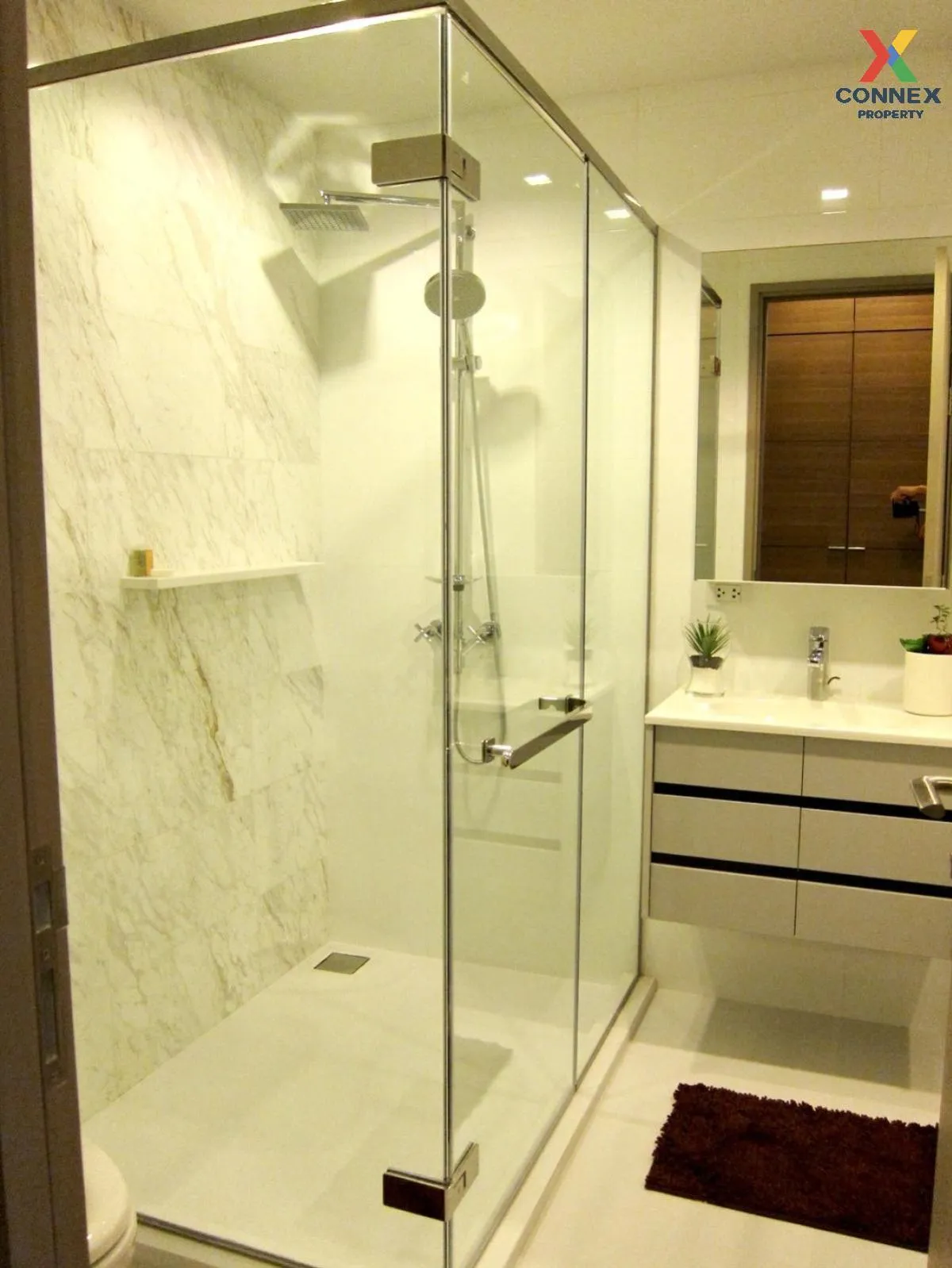 เช่าคอนโด  เอช คิว ทองหล่อ BTS-ทองหล่อ คลองตันเหนือ เขต วัฒนา กรุ