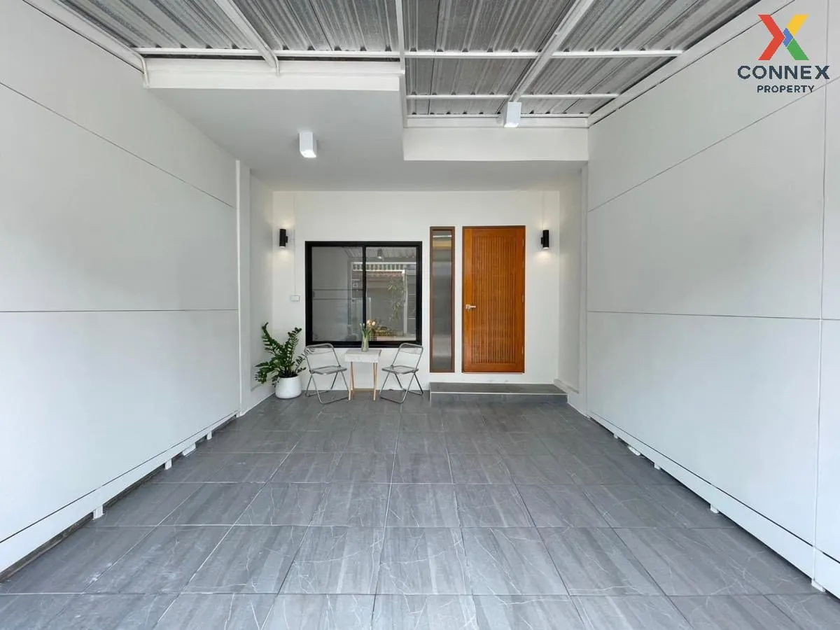 For Sale Townhome Nawamin 111 , newly renovated , Khlong Kum , Bu 2