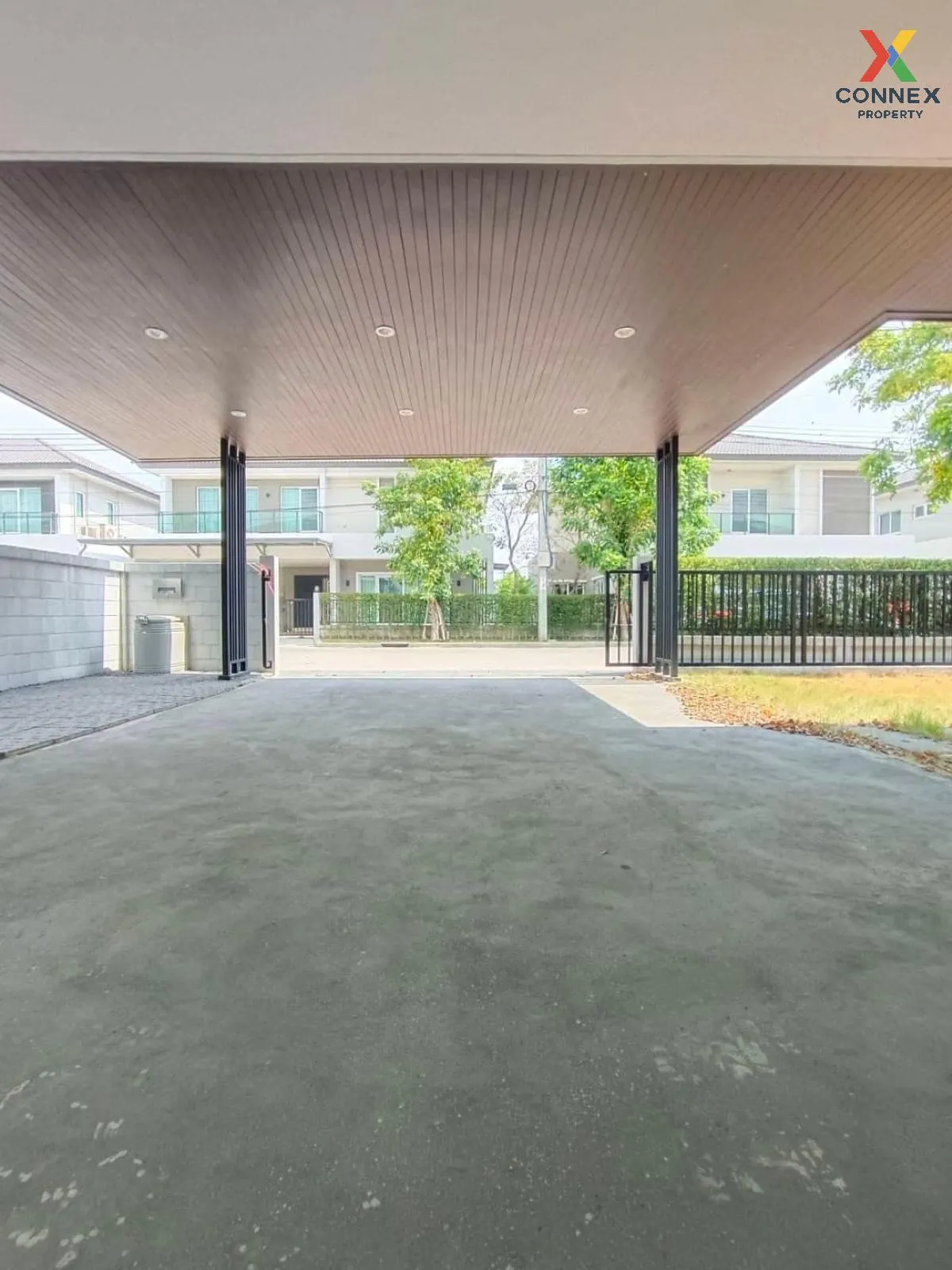 เช่าบ้าน  เซนโทร พระราม 9 - กรุงเทพกรีฑา คลองสองต้นนุ่น เขต ลาดกร 2