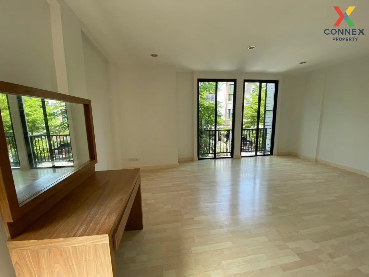 For Sale Townhouse/Townhome  , AREEYA MANDARINA SUKHUMVIT 77 , Su
