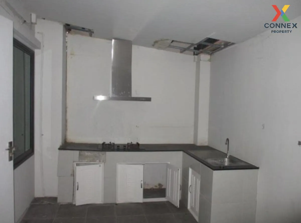 For Sale Townhouse/Townhome  , Britannia Wongwaen - Hathairat , B