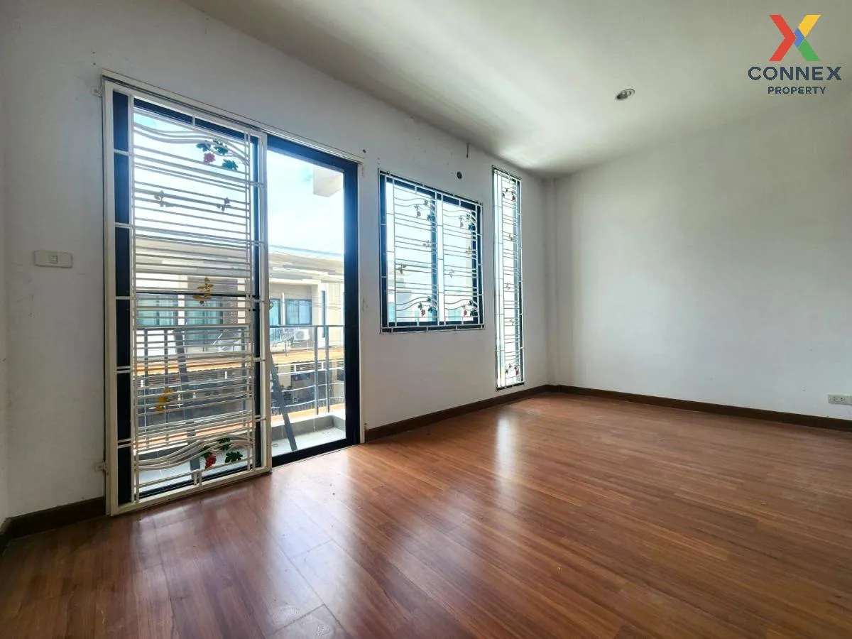 ขายทาวน์เฮ้าส์/ทาวน์โฮม  ภูสิริ หนองไม้แดง หนองไม้แดง เมืองชลบุรี