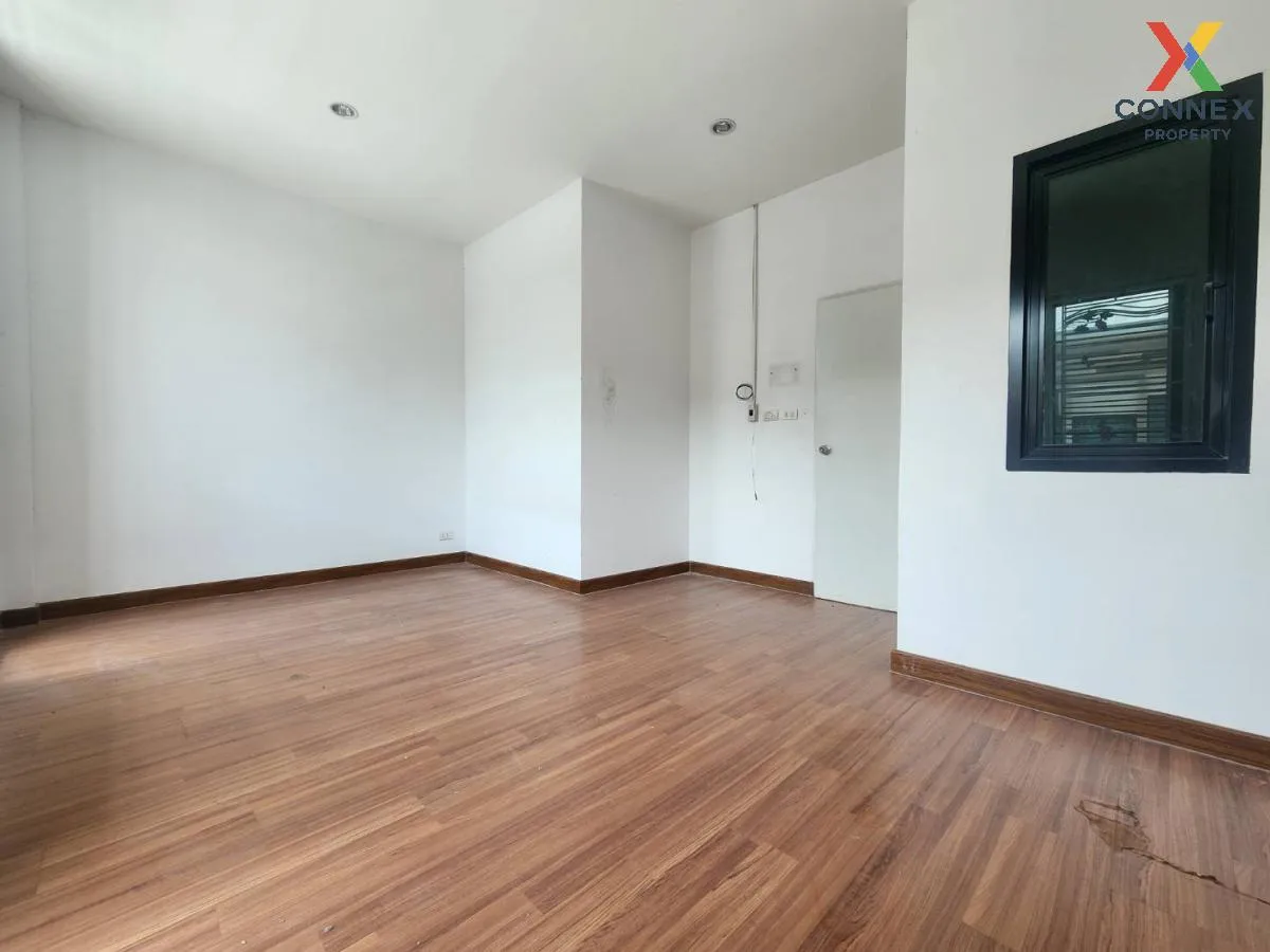 ขายทาวน์เฮ้าส์/ทาวน์โฮม  ภูสิริ หนองไม้แดง หนองไม้แดง เมืองชลบุรี