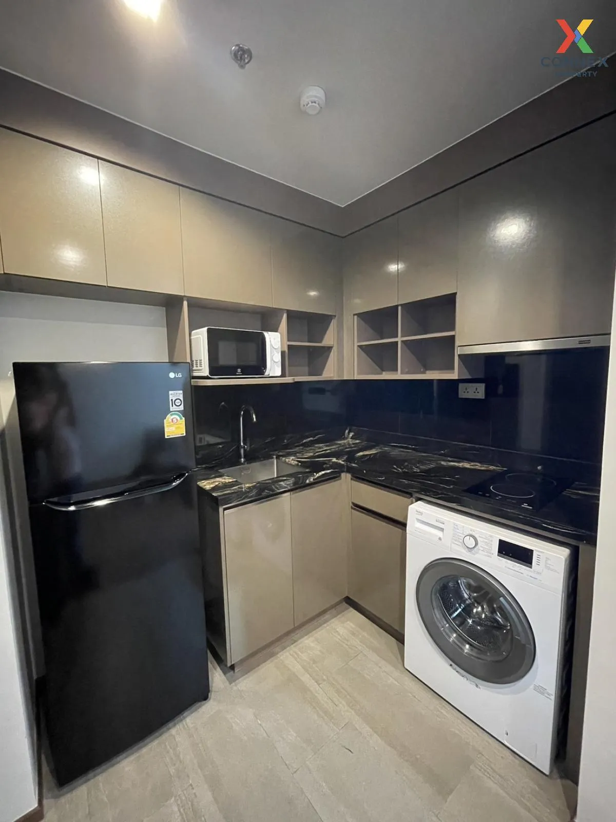 เช่าคอนโด  ไอดีโอ คิว วิคตอรี BTS-อนุสาวรีย์ชัยสมรภูมิ ถนนพญาไท เ 3