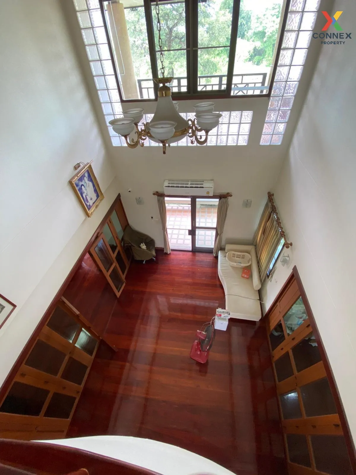 For Sale Single house, 2 floors, large house, next to the Chao Ph