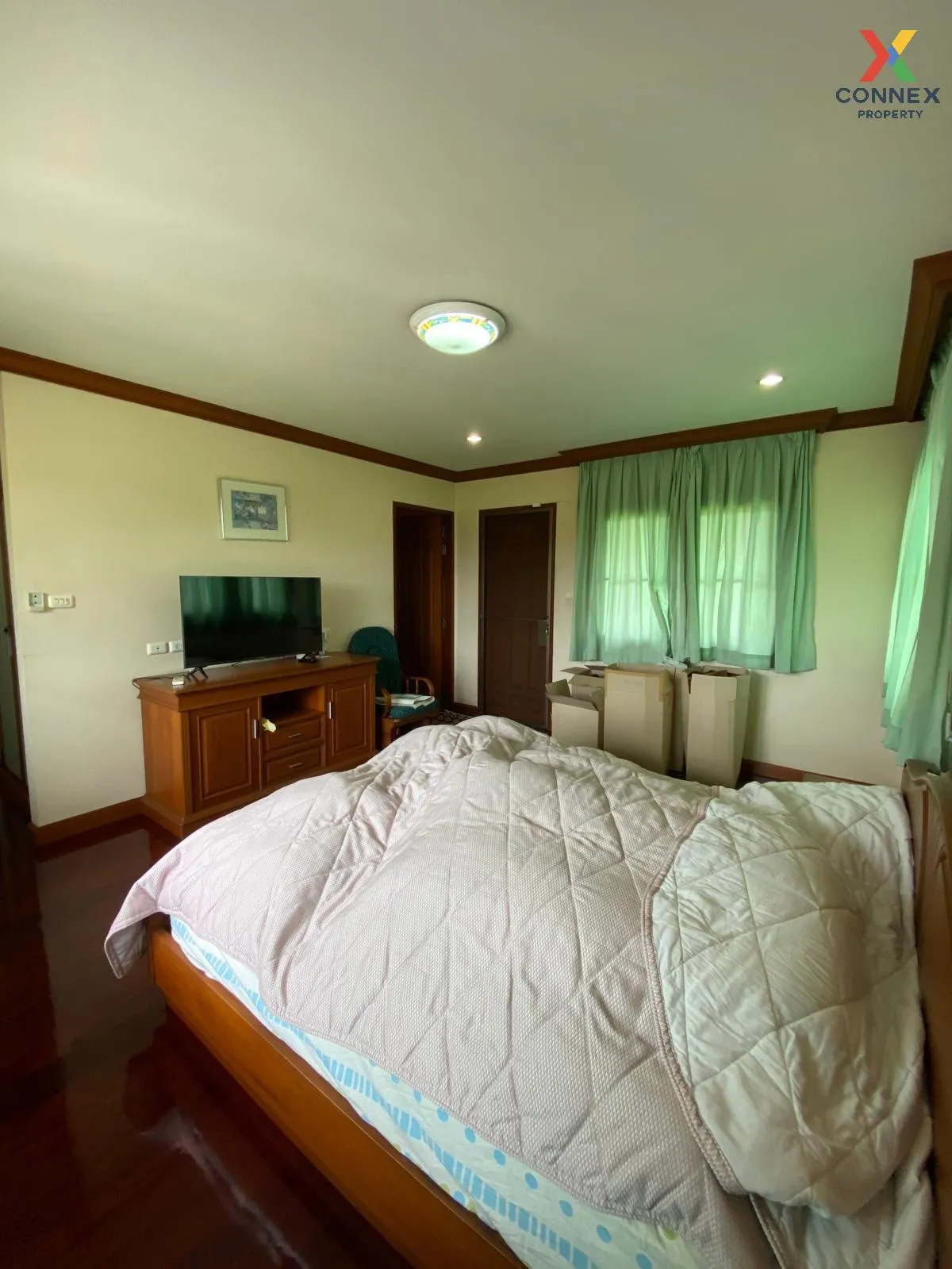 For Sale Single house, 2 floors, large house, next to the Chao Ph