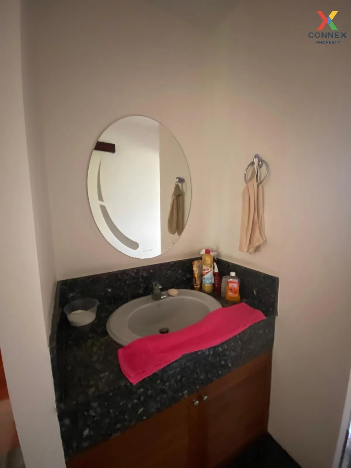 For Sale Single house, 2 floors, large house, next to the Chao Ph