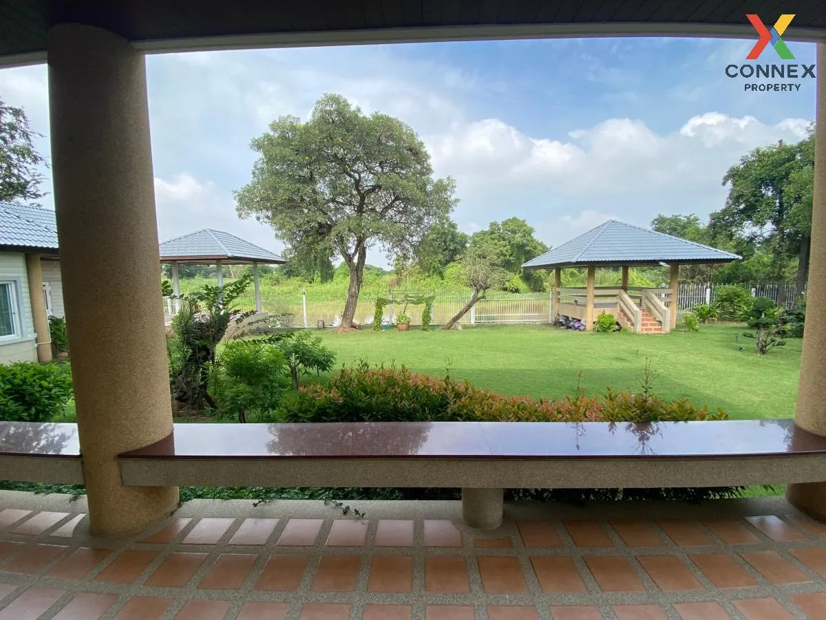 For Sale Single house, 2 floors, large house, next to the Chao Ph