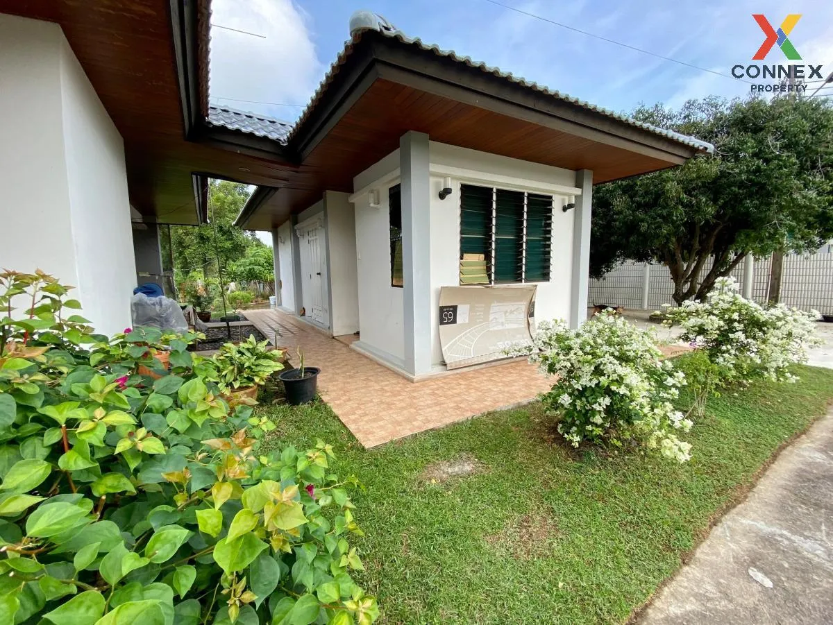 For Sale Single house, 2 floors, large house, next to the Chao Ph