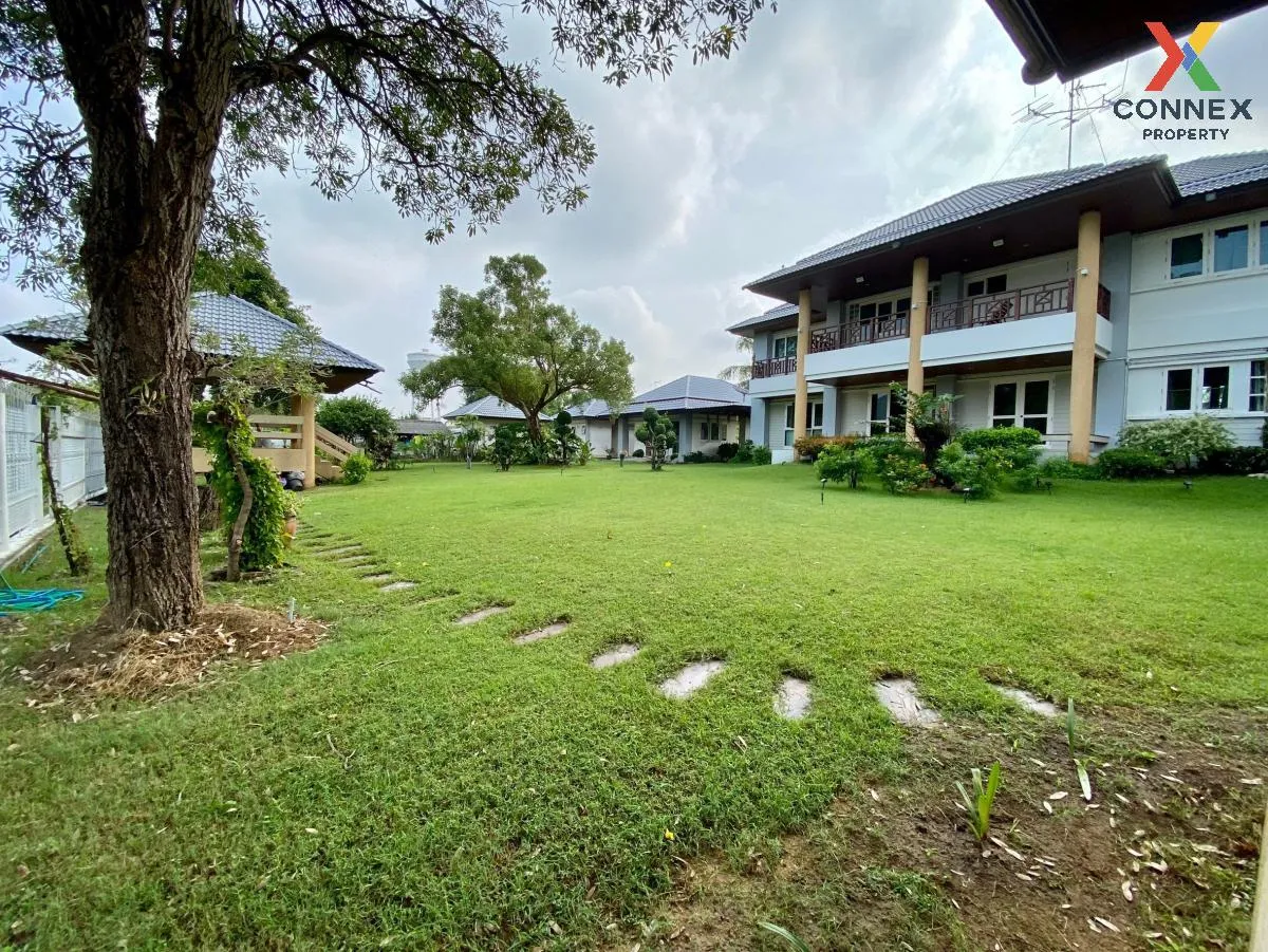 For Sale Single house, 2 floors, large house, next to the Chao Ph