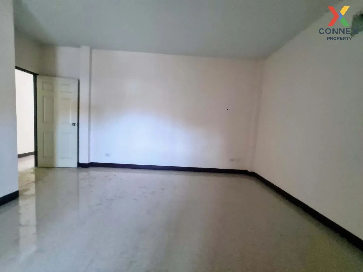 For Sale House ,  Baan Boonthavorn 4 , wide frontage , Noen Phra 