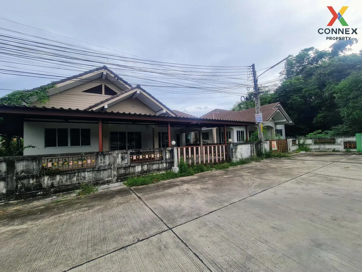 For Sale House ,  Baan Boonthavorn 4 , wide frontage , Noen Phra  2