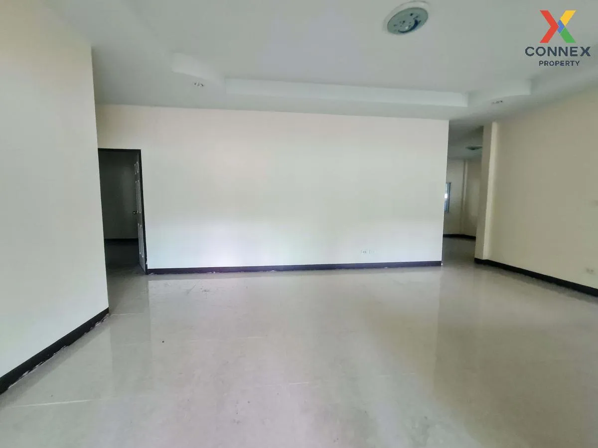 For Sale House ,  Baan Boonthavorn 4 , wide frontage , Noen Phra 