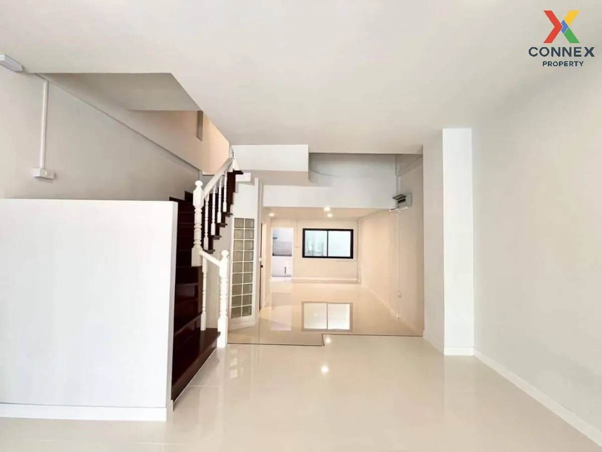 ขายทาวน์เฮ้าส์/ทาวน์โฮม  บ้านศุภารมย์ รีโนเวทใหม่ บางพูด ปากเกร็ด