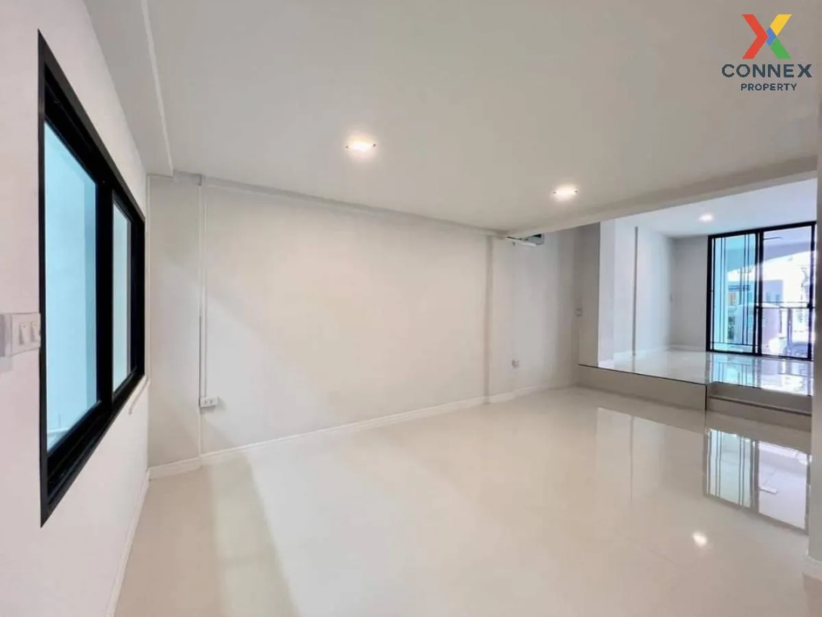 ขายทาวน์เฮ้าส์/ทาวน์โฮม  บ้านศุภารมย์ รีโนเวทใหม่ บางพูด ปากเกร็ด