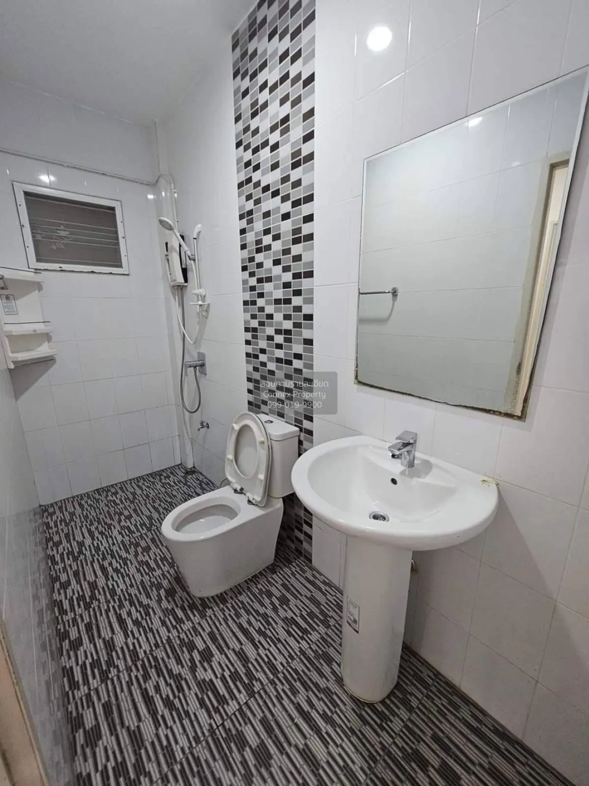 ขายทาวน์เฮ้าส์/ทาวน์โฮม  ซื่อตรง รังสิต-คลอง 6 ห้องมุม หน้ากว้าง 