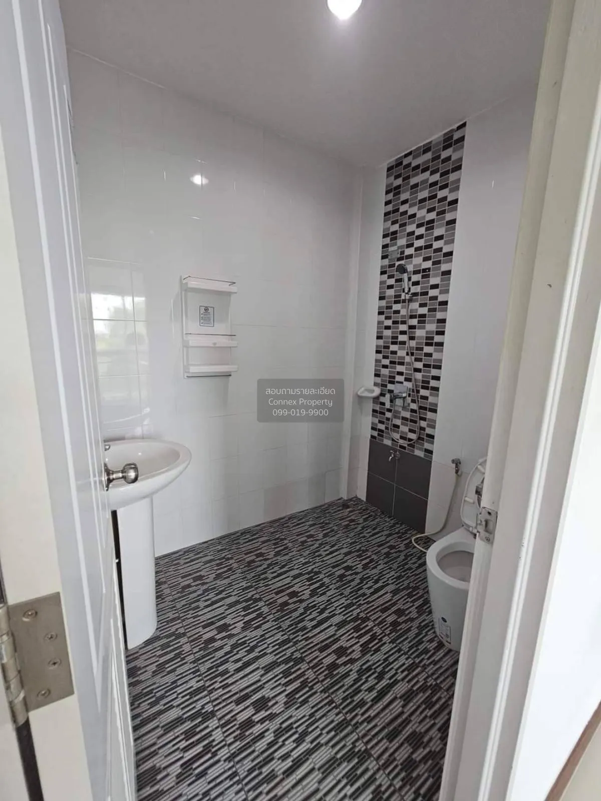 ขายทาวน์เฮ้าส์/ทาวน์โฮม  ซื่อตรง รังสิต-คลอง 6 ห้องมุม หน้ากว้าง 