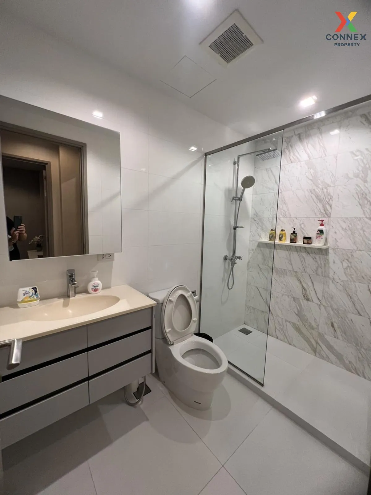 เช่าคอนโด  เอช คิว ทองหล่อ BTS-ทองหล่อ คลองตันเหนือ เขต วัฒนา กรุ