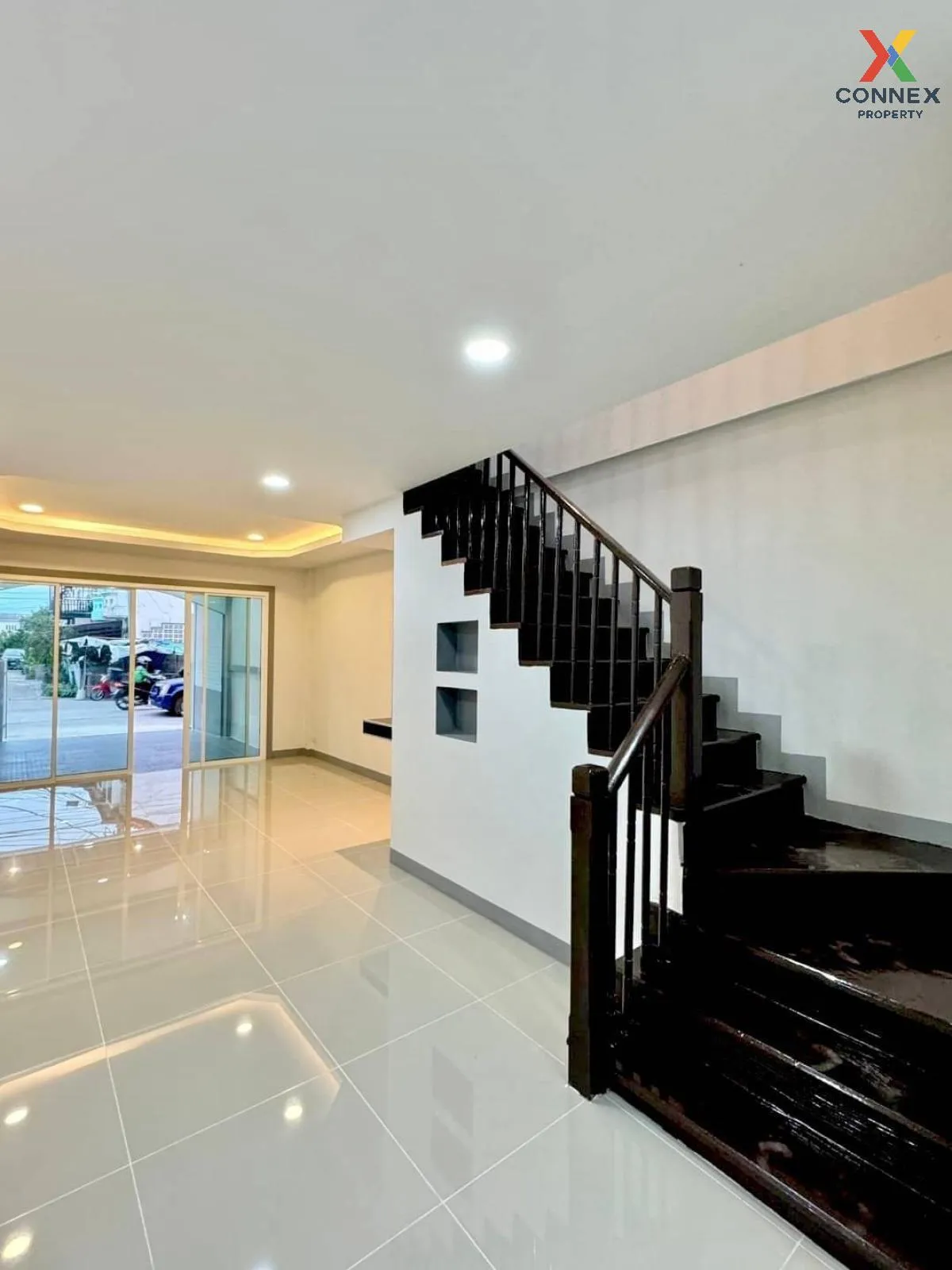 ขายทาวน์เฮ้าส์/ทาวน์โฮม  บ้านปิยวรารมย์ 1 รีโนเวทใหม่ บางบัวทอง บ