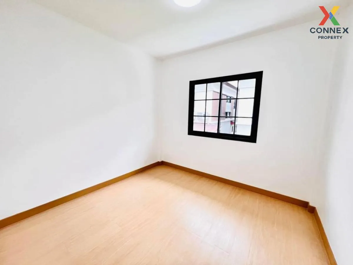 ขายทาวน์เฮ้าส์/ทาวน์โฮม  บ้านมนรดา 2 รีโนเวทใหม่ บางบัวทอง บางบัว