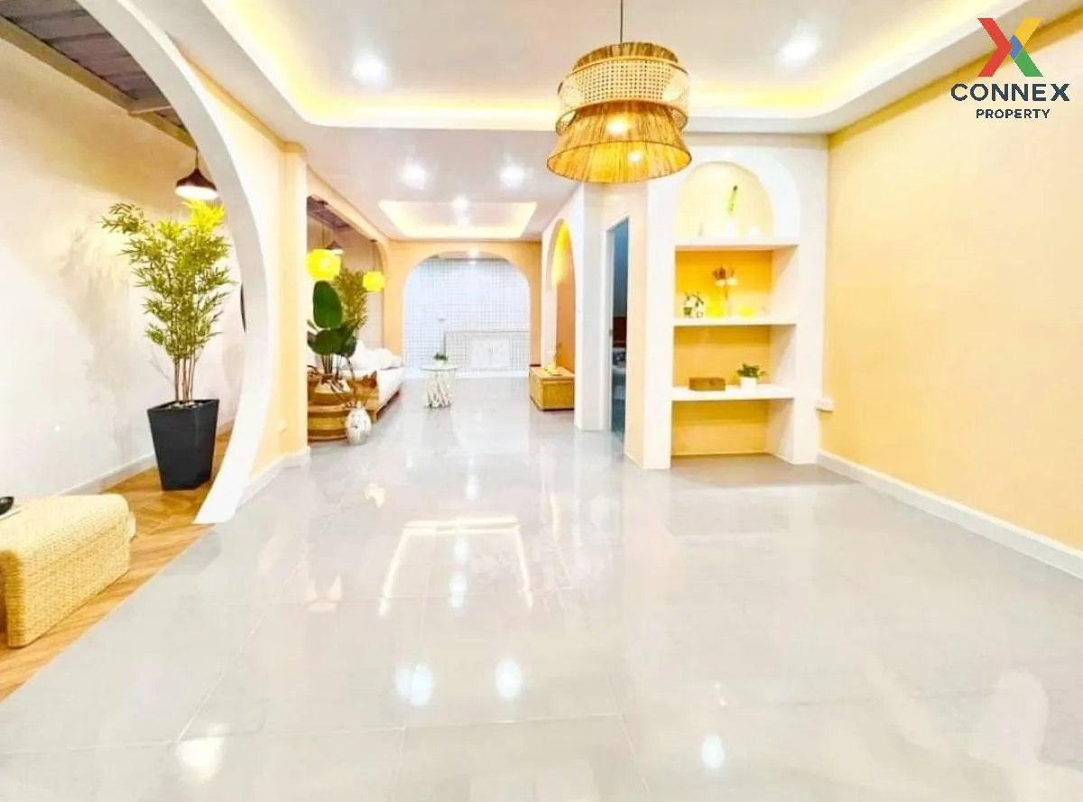 ขายทาวน์เฮ้าส์/ทาวน์โฮม  บ้านมนวดี ห้องมุม รีโนเวทใหม่ บางคูรัด บ