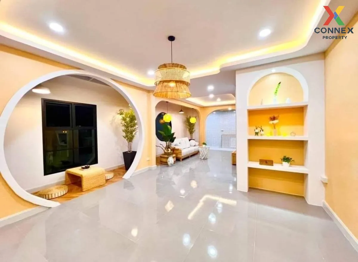 ขายทาวน์เฮ้าส์/ทาวน์โฮม  บ้านมนวดี ห้องมุม รีโนเวทใหม่ บางคูรัด บ