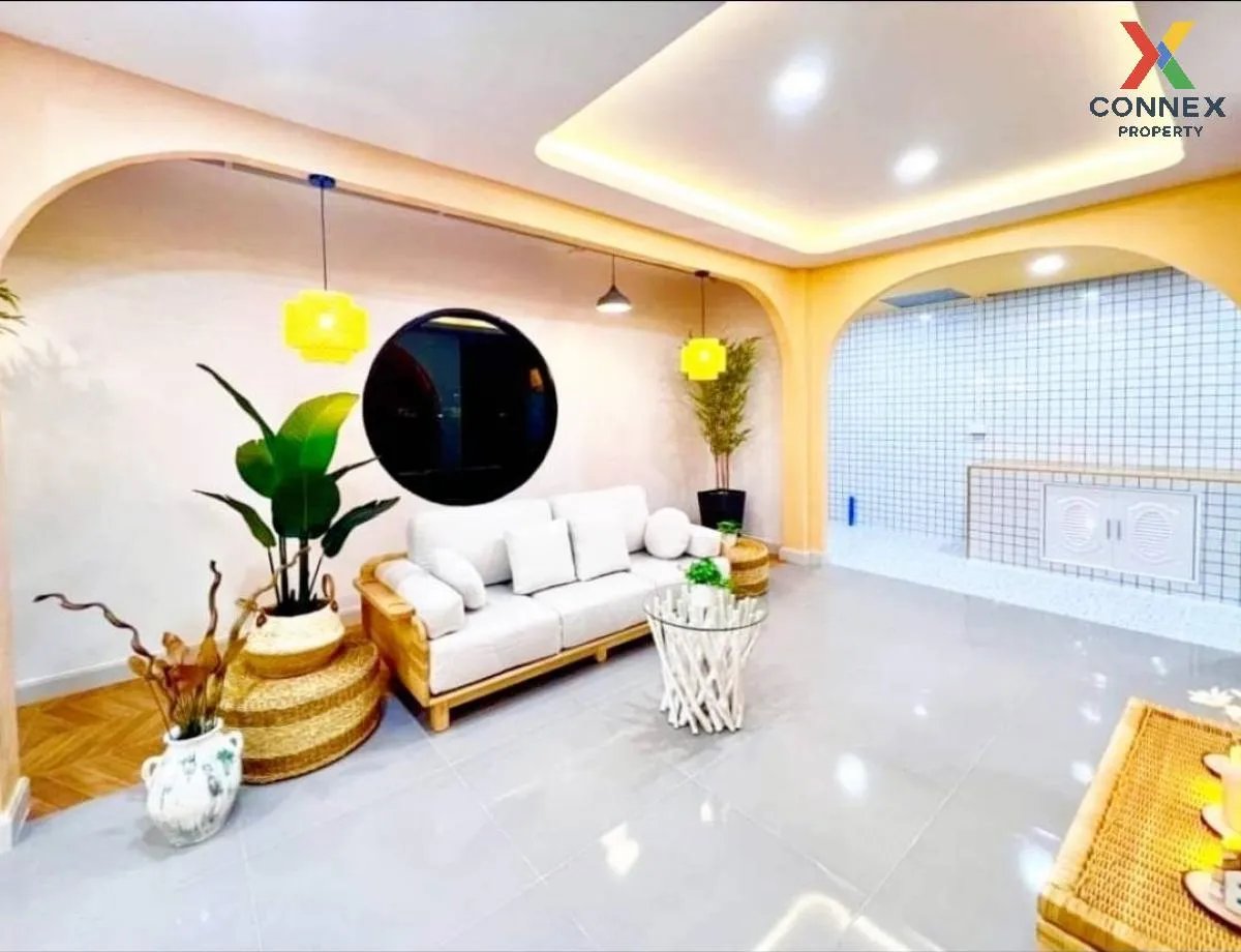 ขายทาวน์เฮ้าส์/ทาวน์โฮม  บ้านมนวดี ห้องมุม รีโนเวทใหม่ บางคูรัด บ