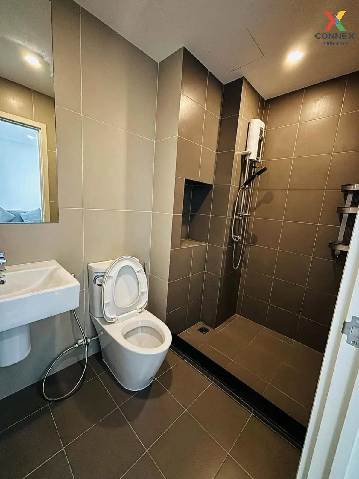 ขายคอนโด  เอลลิโอ สาทร - วุฒากาศ BTS-วุฒากาศ บางค้อ เขต จอมทอง กร