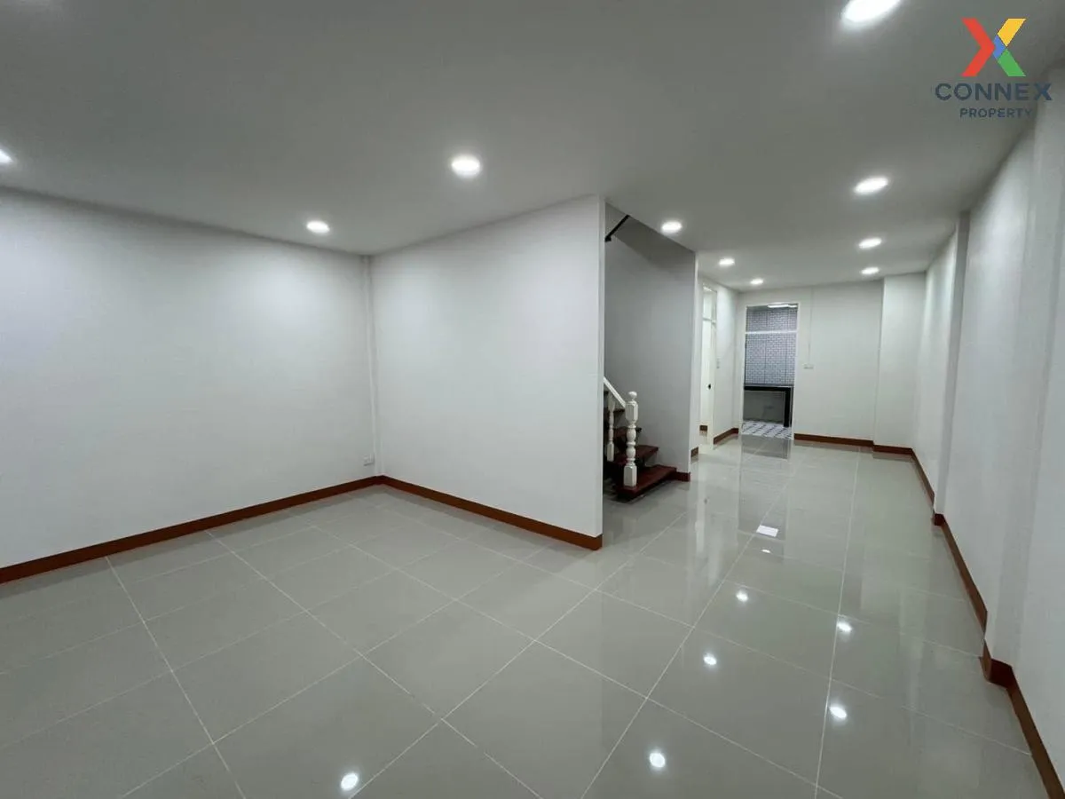 For Sale Townhouse/Townhome  , Baan Yu Charoen 3 , BTS-Khu Khot , 4