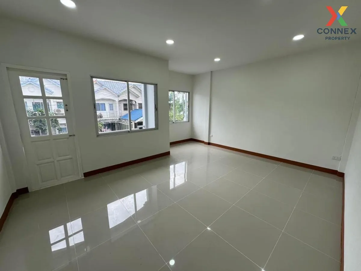 For Sale Townhouse/Townhome  , Baan Yu Charoen 3 , BTS-Khu Khot ,