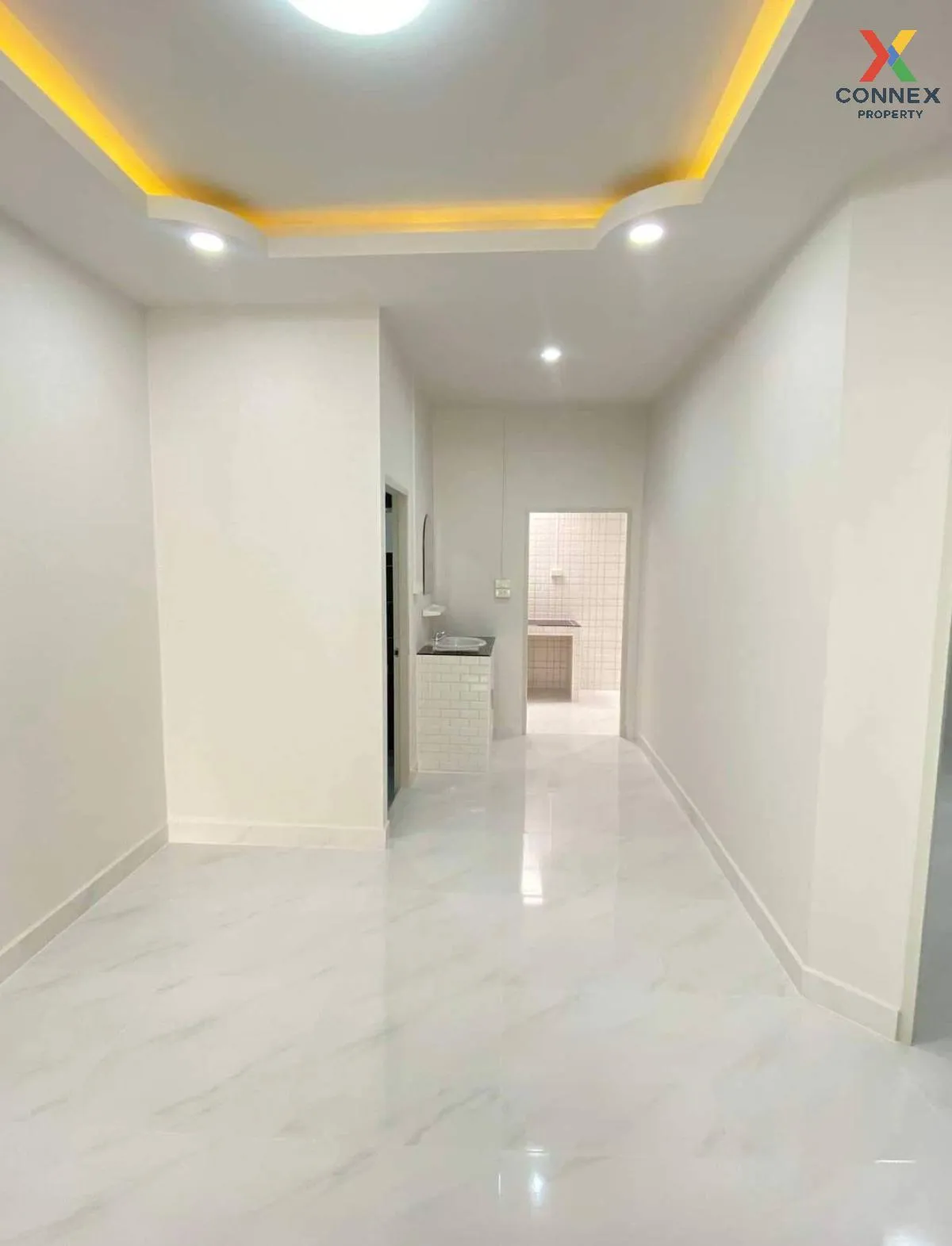 For Sale Townhouse/Townhome  , Baan Thanyaporn 2 , newly renovate 4