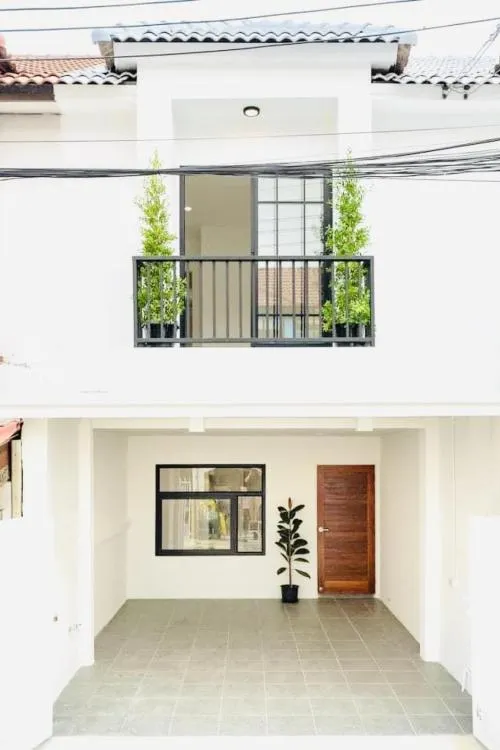 ขายทาวน์เฮ้าส์/ทาวน์โฮม  บ้านนันทิชา 3/8 รีโนเวทใหม่ ไทรน้อย ไทรน้อย นนทบุรี CX-102170
