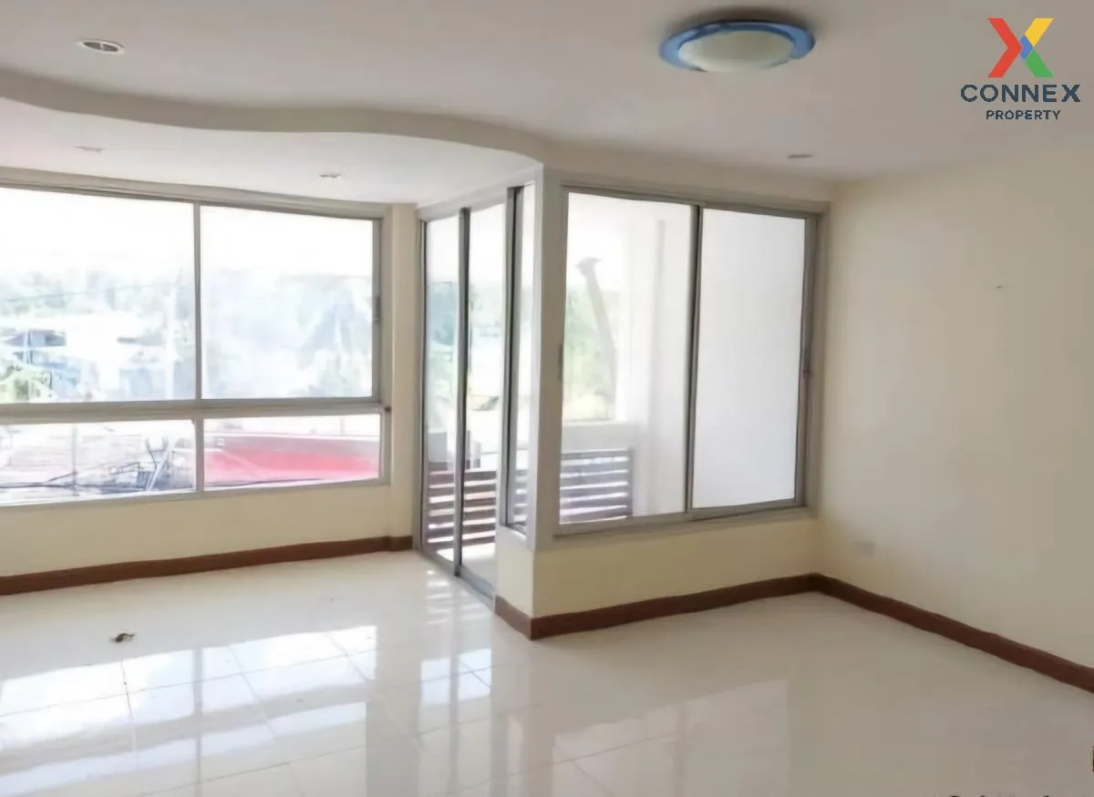 ขายอาคารพาณิชย์ 3 ชั้น  บ่อผุด  เกาะสมุย บ่อผุด เกาะสมุย สุราษฎร์