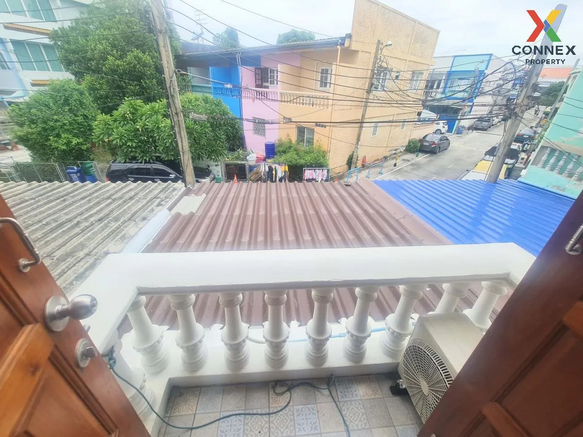 ขายทาวน์เฮ้าส์/ทาวน์โฮม  ลลิลทอง ศรีนครินทร์ รีโนเวทใหม่ บางเมือง