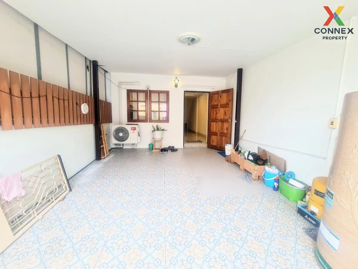 ขายทาวน์เฮ้าส์/ทาวน์โฮม  ลลิลทอง ศรีนครินทร์ รีโนเวทใหม่ บางเมือง