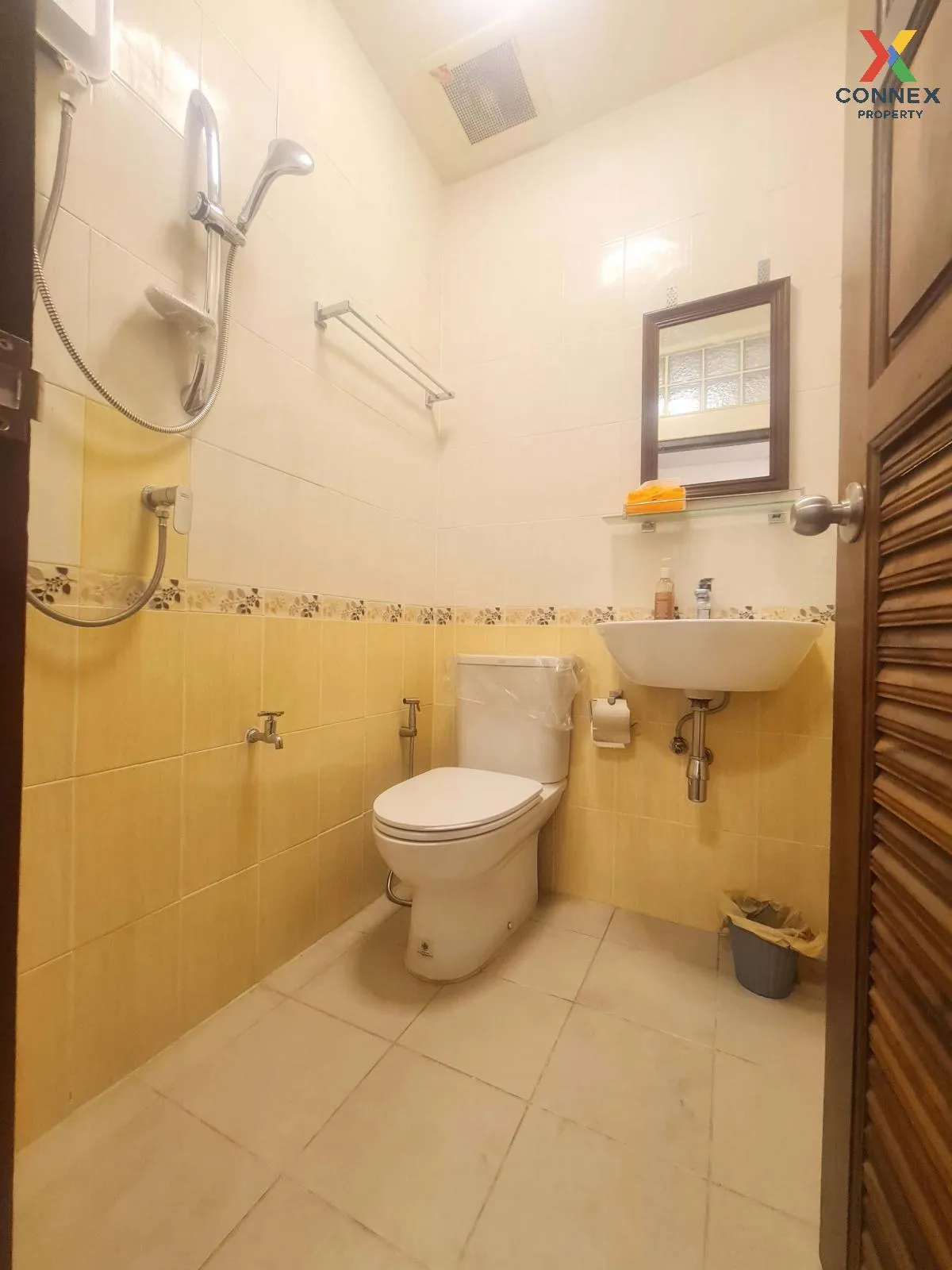 ขายทาวน์เฮ้าส์/ทาวน์โฮม  ลลิลทอง ศรีนครินทร์ รีโนเวทใหม่ บางเมือง