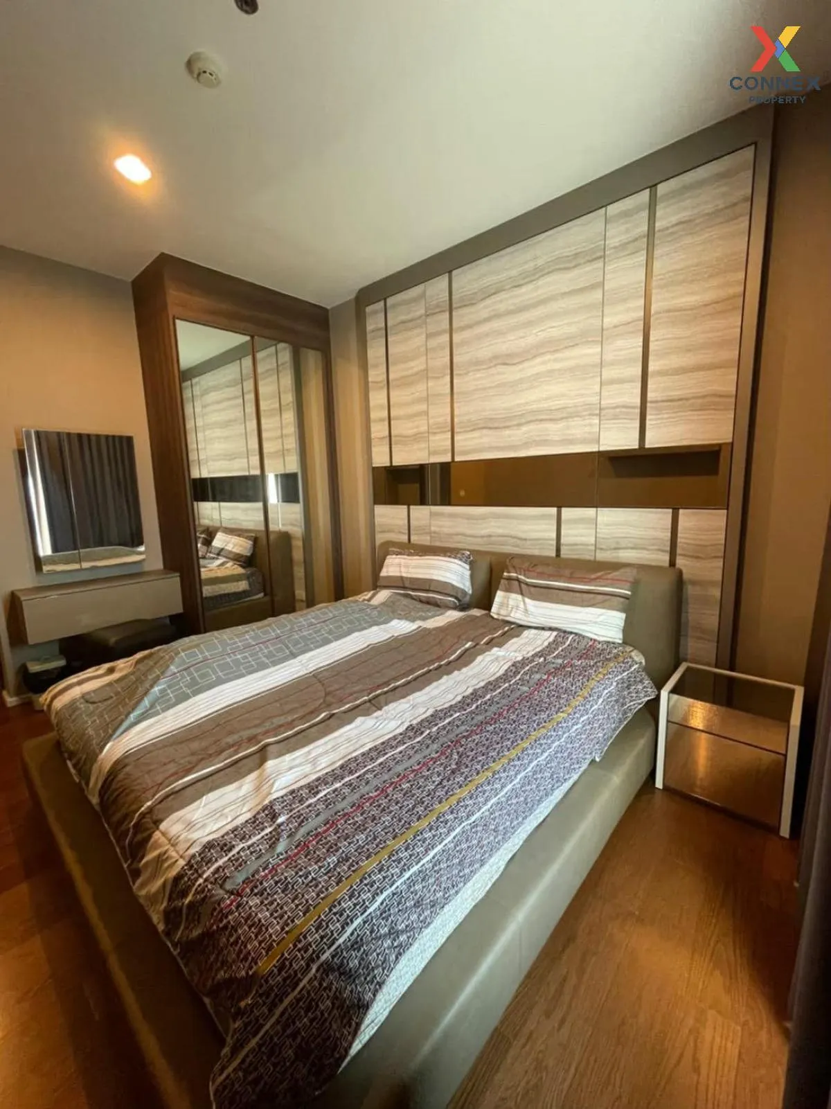 For Rent Condo , Menam Residences , BTS-Saphan Taksin , Wat Phray