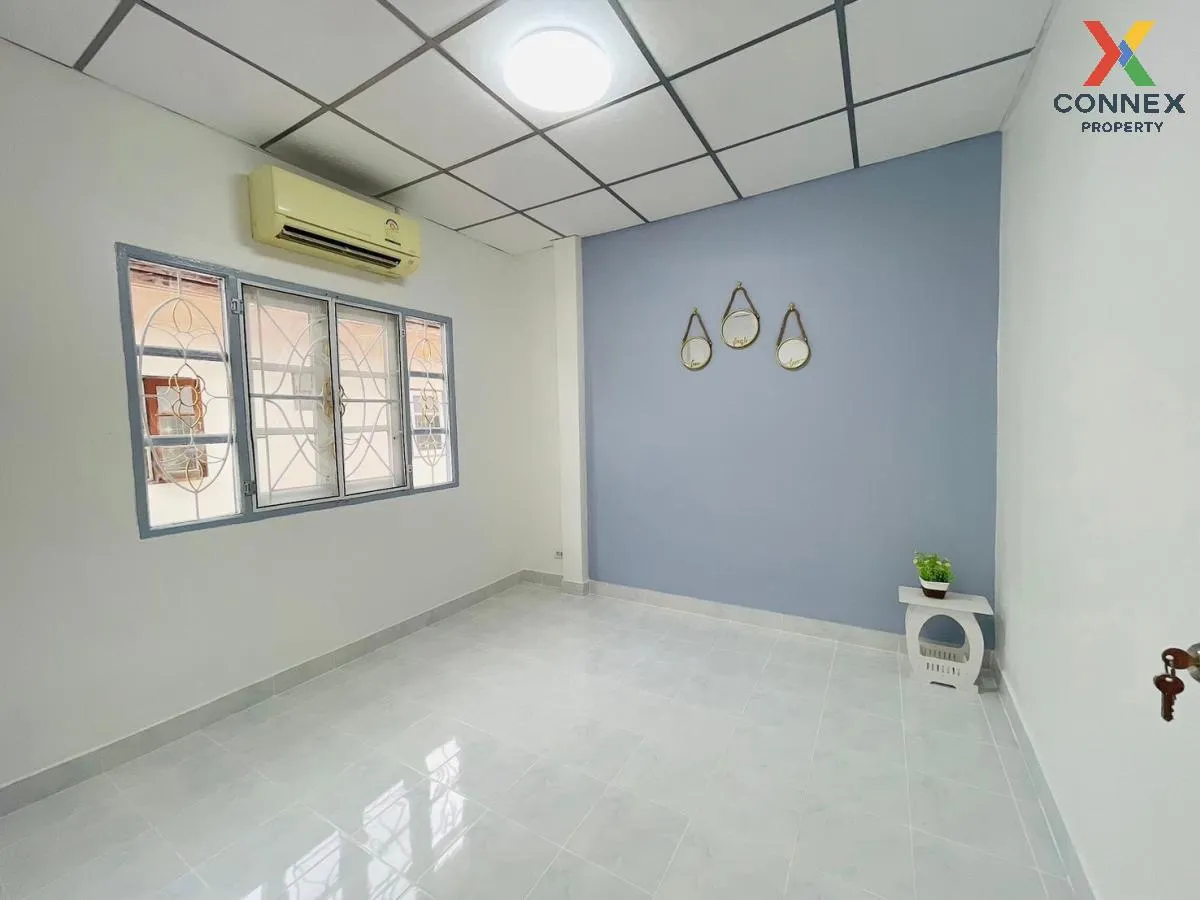 For Sale Townhouse/Townhome  , Baan Thepharak Km. 25 , Bang Phria