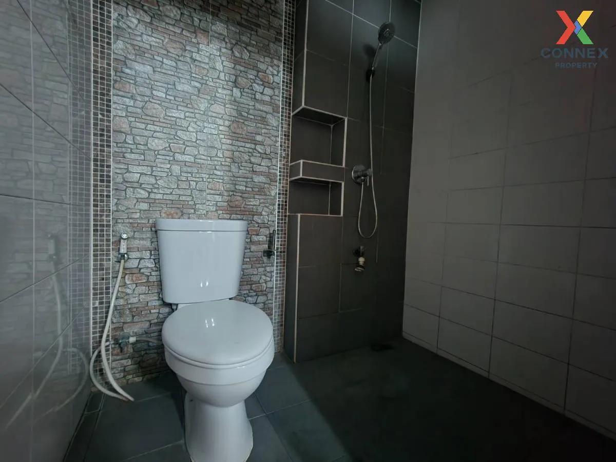 ขายทาวน์เฮ้าส์/ทาวน์โฮม  ทรัพย์รุ่งเรืองซิตี้ 3 บ้านเก่า พานทอง ช