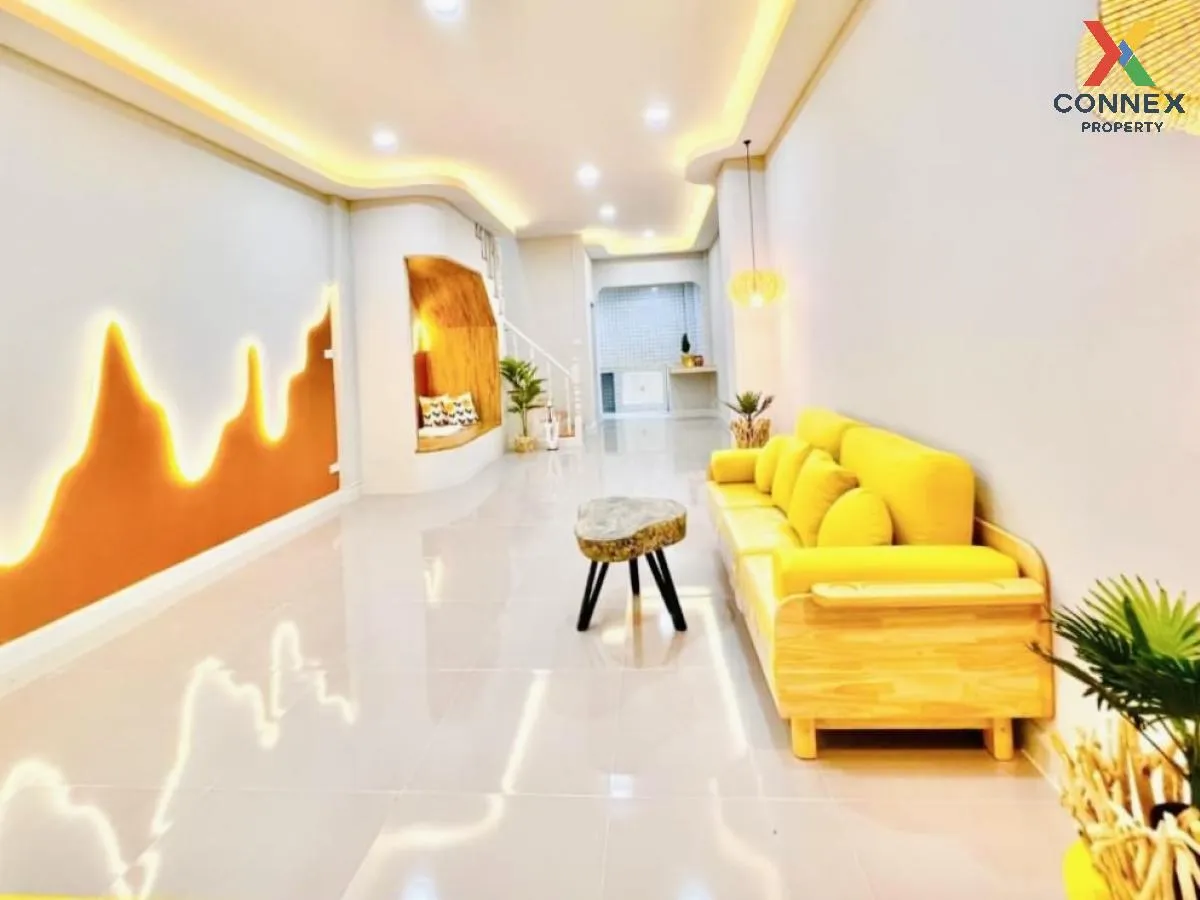 For Sale Townhouse/Townhome  , Baan Tawanna Chatuchot 12 , newly  4
