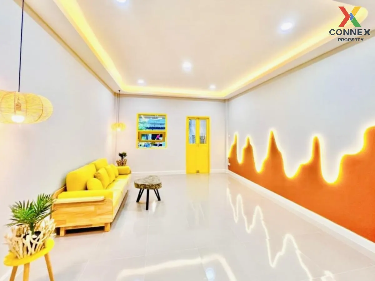 For Sale Townhouse/Townhome  , Baan Tawanna Chatuchot 12 , newly 